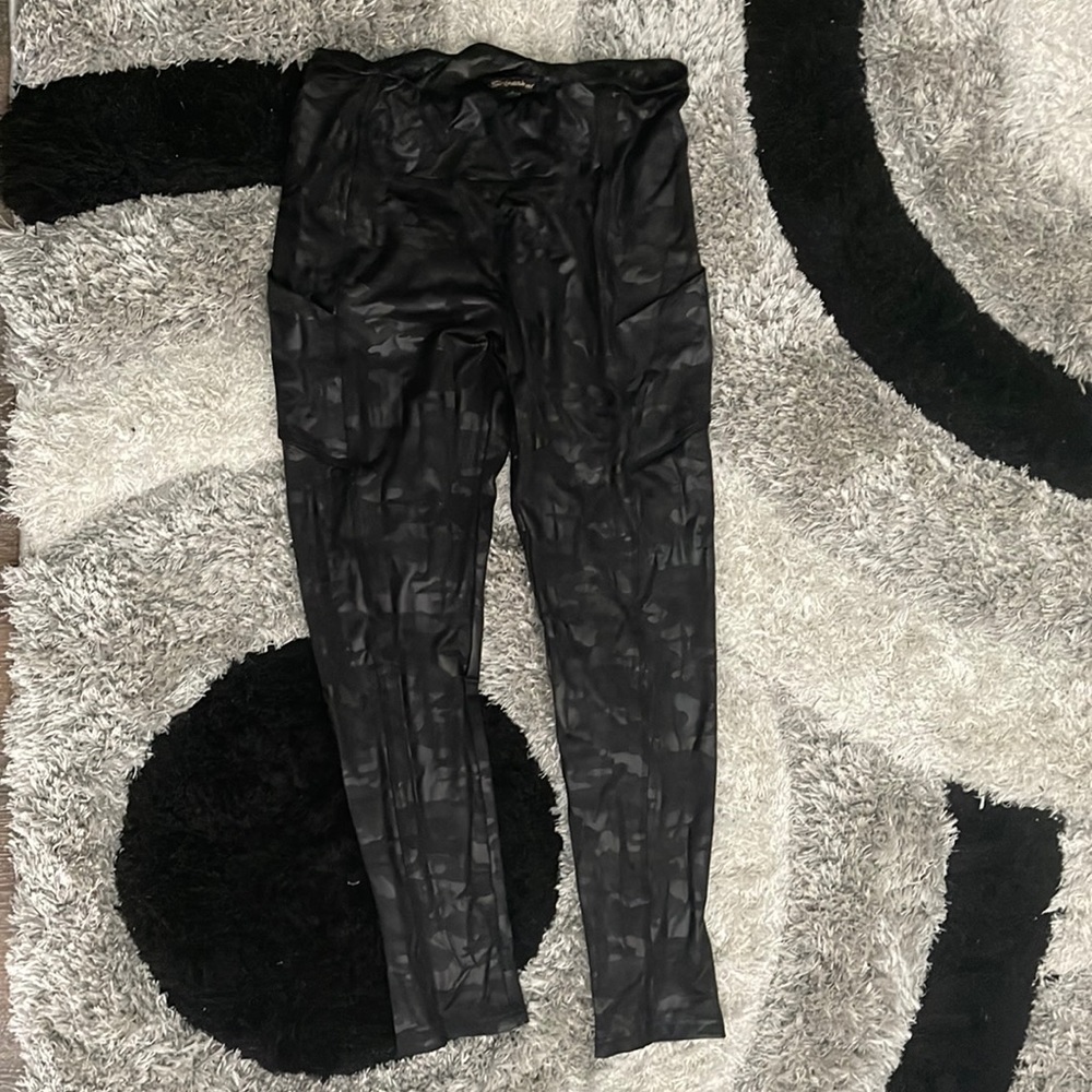 Athletic leggings